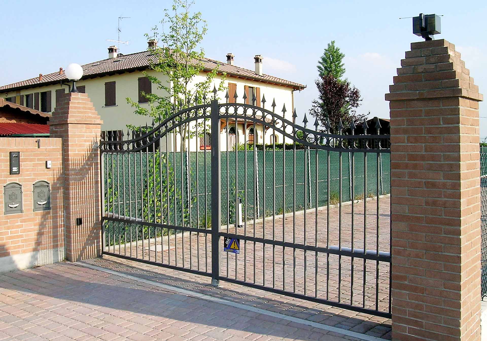 FAAC 402 Attuatore per Cancelli a Battente