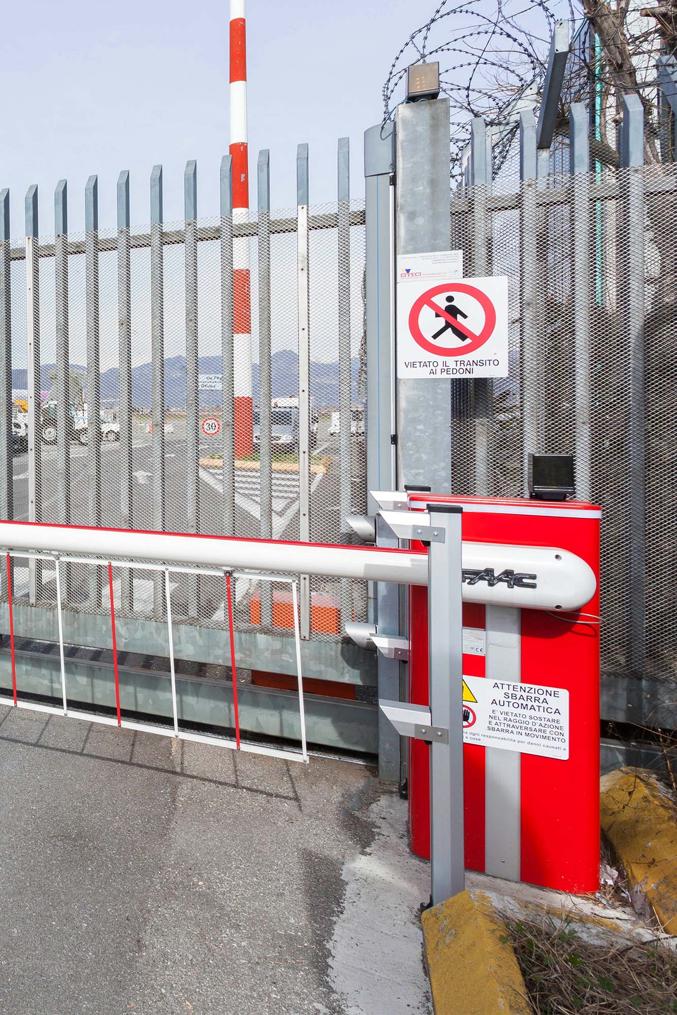 Automatismes de portails et barrières FAAC