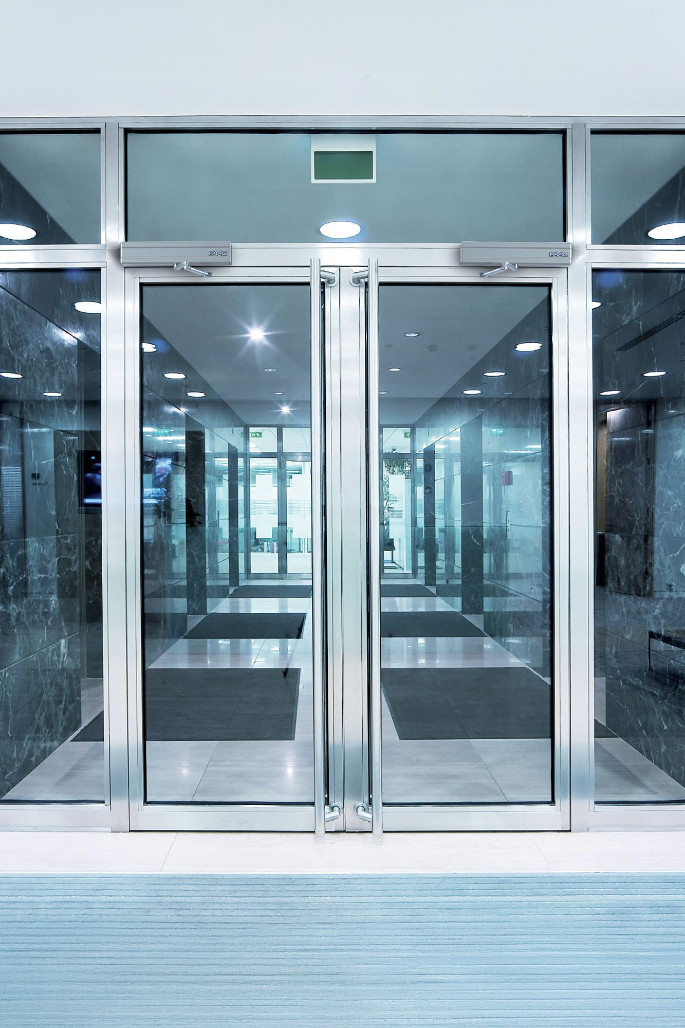 Portes automatiques battantes FAAC